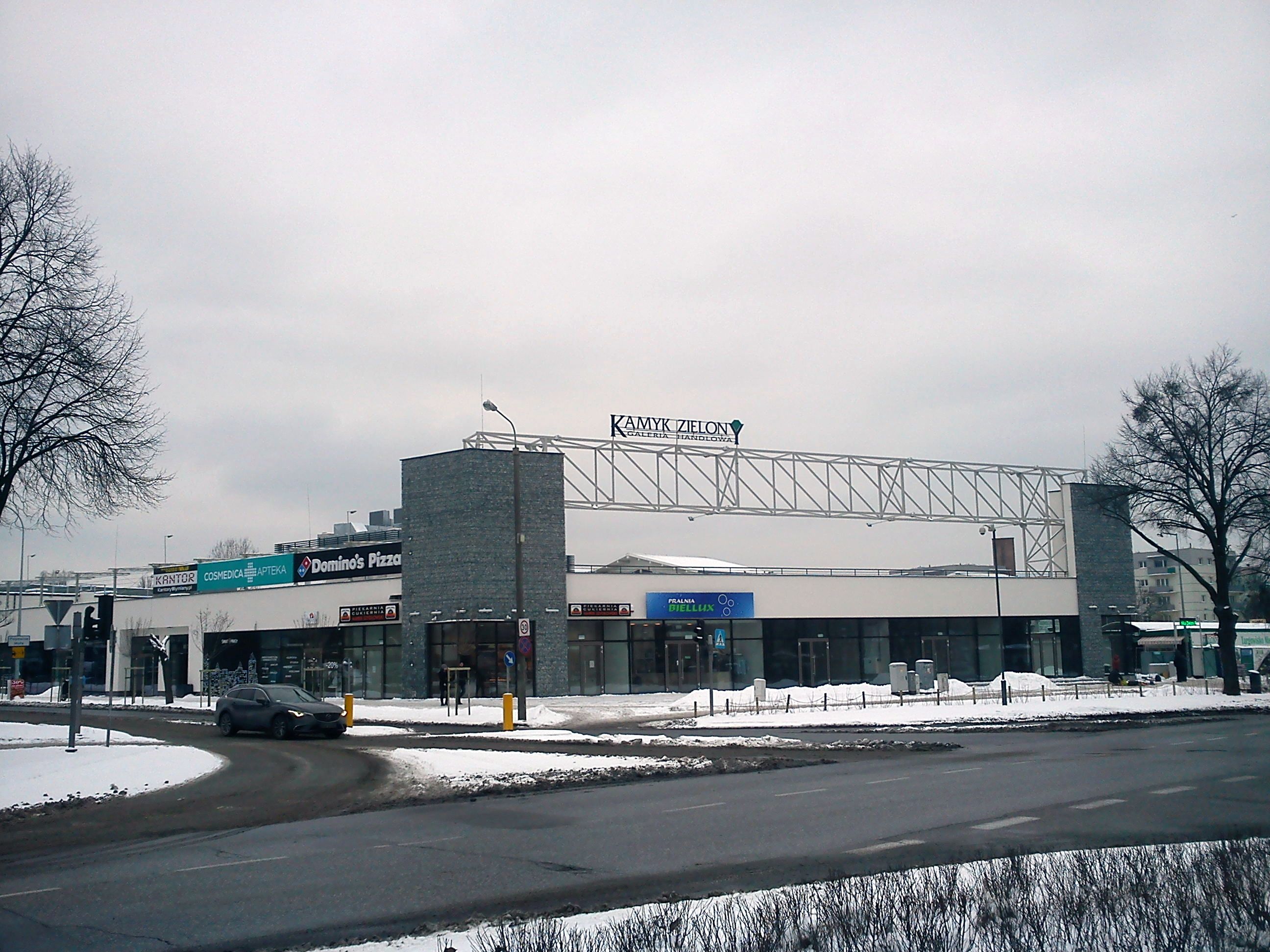 Centrum Handlowe Kamyk Zielony, ul. Czerwony Dwór